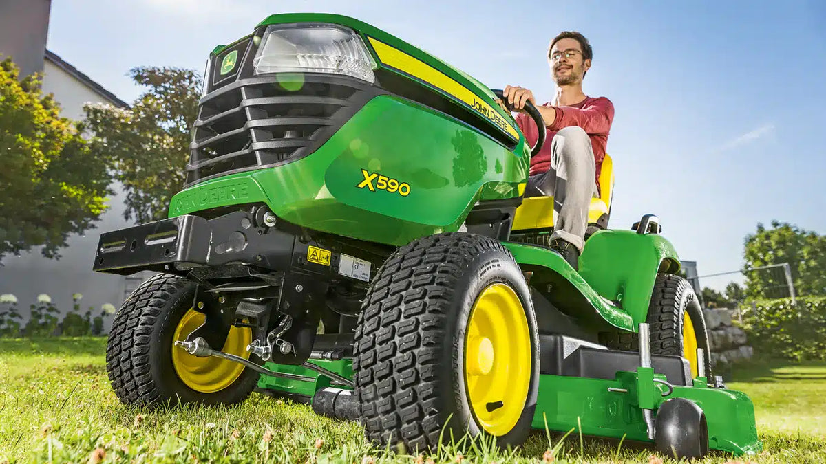 John Deere X590 Ride-on Lawnmower