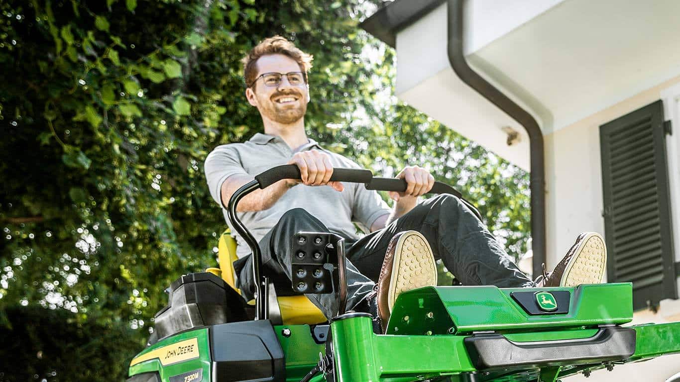 John Deere Z320M ZTrack Zero Turn Mower